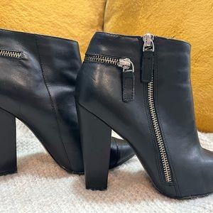 Black leather Aldo boots